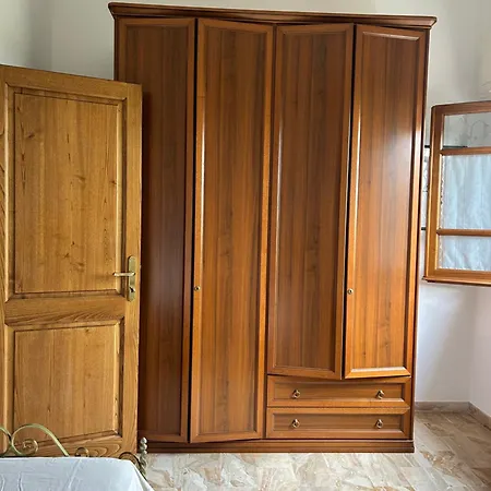 La Perla Del Mare Apartment *